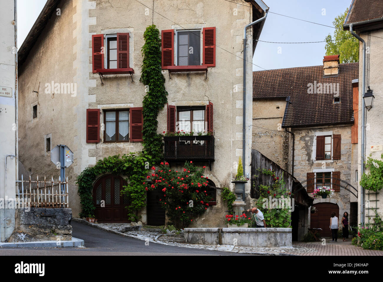 France, Doubs, Lods, labelled Les Plus Beaux Villages de France (The Most beautiful Villages of France)n houses and fountain Stock Photo