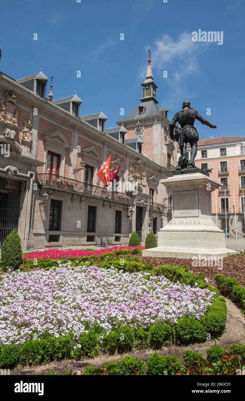 Casa de la Villa, former Town Hall of Madrid, Plaza De La Villa, Madrid, Spain. The square contains a statue of former Spanish Admiral Alvaro de Bazan Stock Photo
