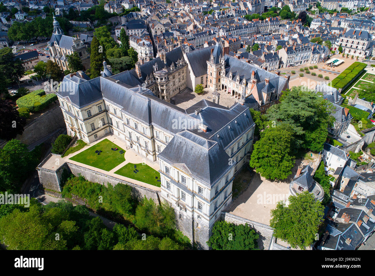 France, Loir-et-cher (41), vallée de la Loire classée au Patrimoine Mondial de l'UNESCO, le château de Blois (vue aérienne)//France, Loir-et-Cher, Loi Stock Photo