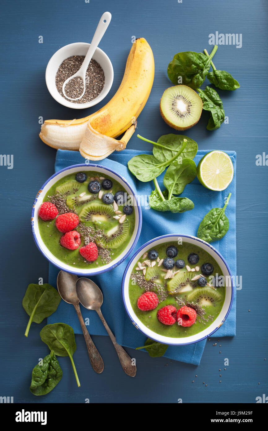 green smoothie bowl spinach kiwi blueberry lime banana with chia seed