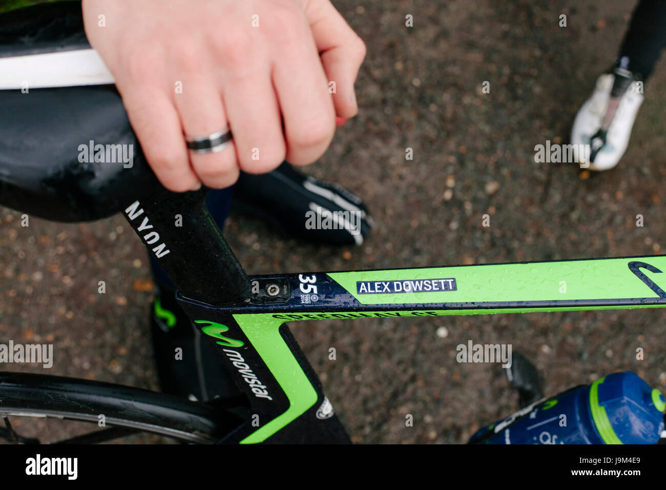 custom canyon bike