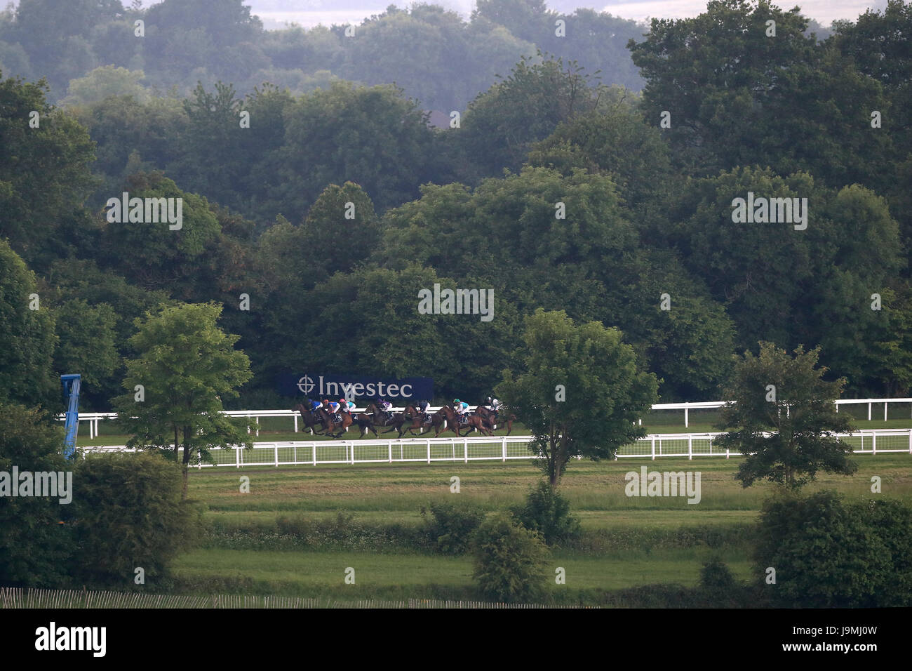 A general view of Runners and riders in the Investec Oaks on Ladies Day during the 2017 Investec Epsom Derby Festival at Epsom Racecourse, Epsom. PRESS ASSOCIATION Photo. Picture date: Friday June 2, 2017. See PA story RACING Epsom. Photo credit should read: John Walton/PA Wire. RESTRICTIONS: any intended commercial use is subject to prior Epsom Downs Racecourse approval. No Private Sales. Call +44 (0)1158 447447 for further information Stock Photo