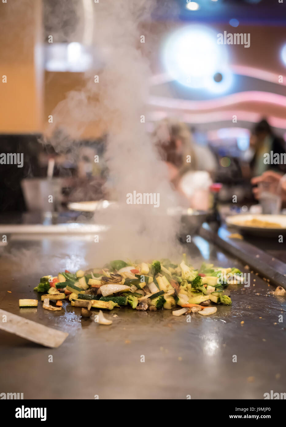 hibachi vegetable grill Stock Photo Alamy