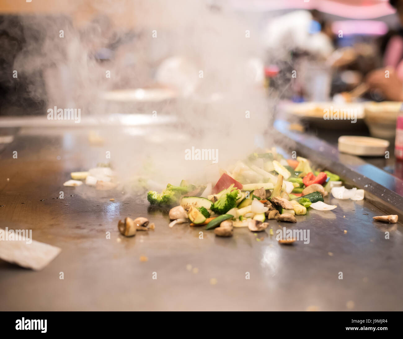 hibachi vegetable grill Stock Photo Alamy