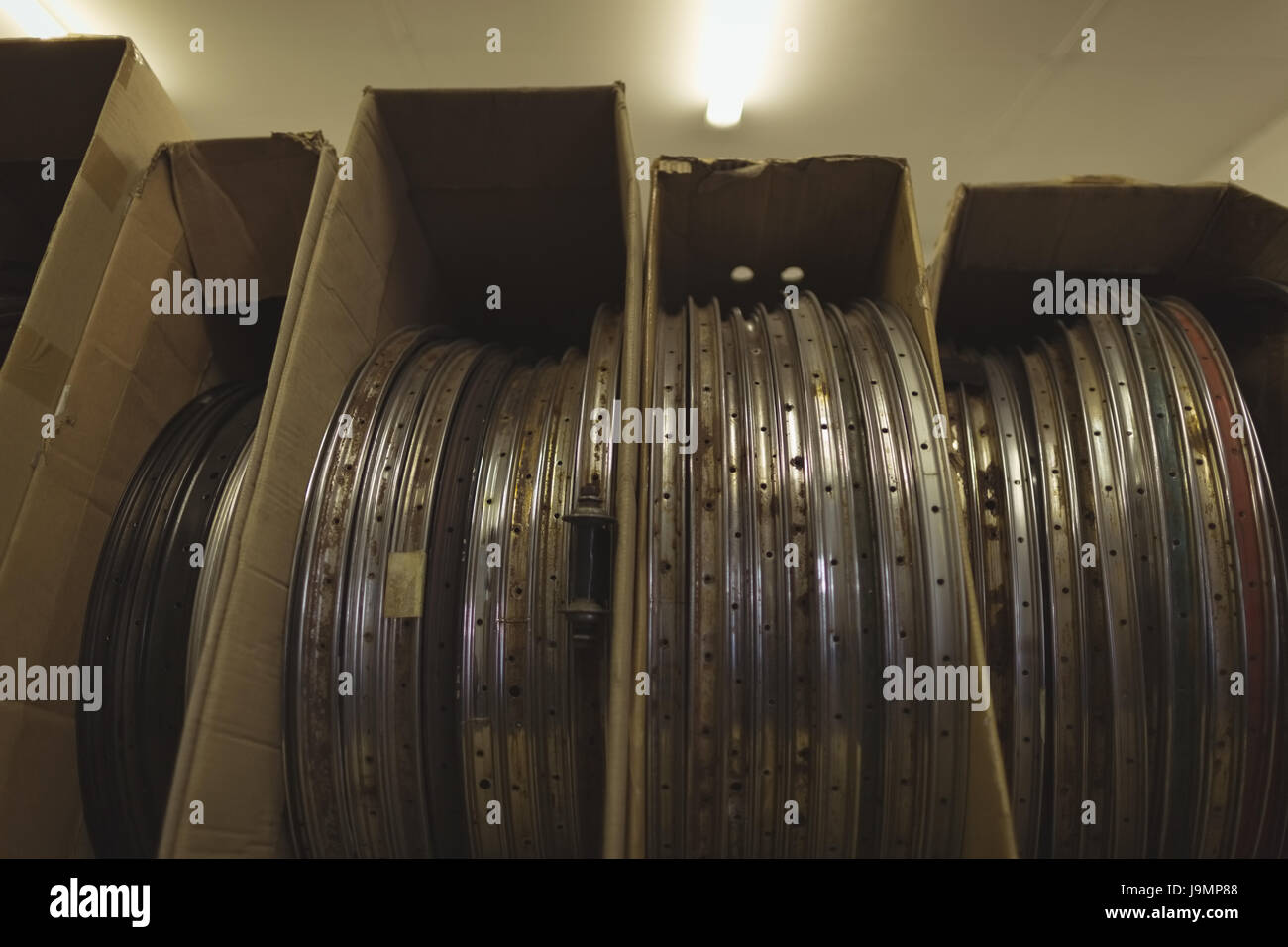 bicycle wheel cardboard box