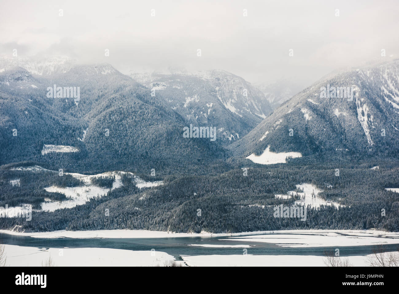 Beautiful mountain range hi-res stock photography and images - Alamy