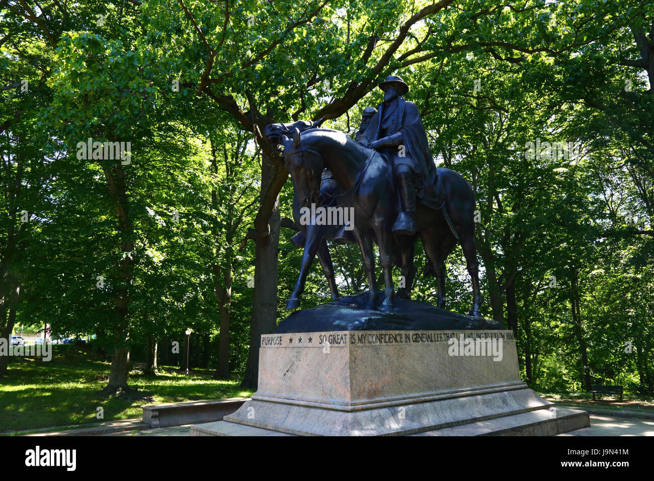 Lee and Jackson monument to Confederate Army leaders Robert E Lee and Thomas J ('Stonewall') Jackson,  Wyman Park Dell. Baltimore, Maryland, USA Stock Photo