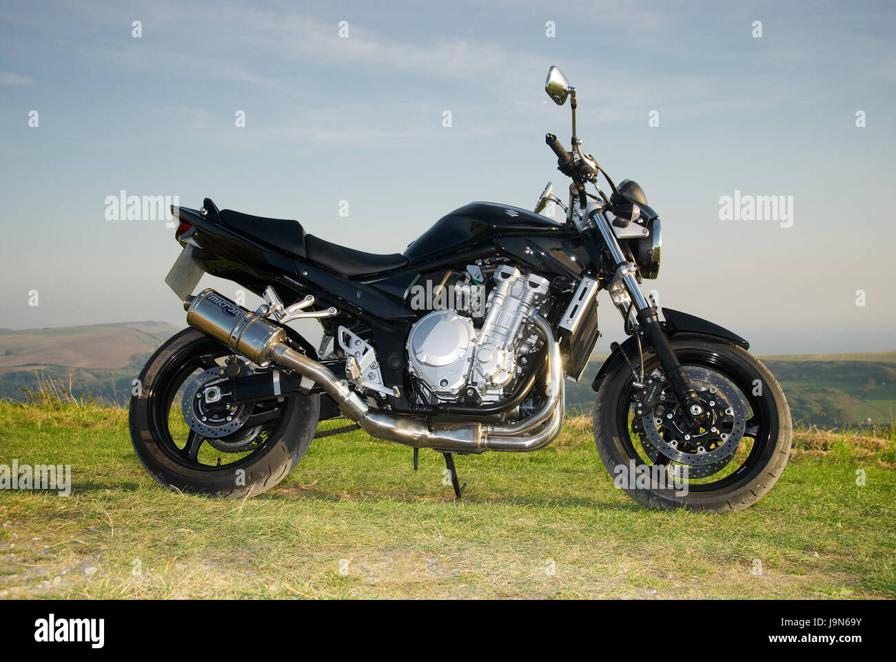 Suzuki bandit k7 deals