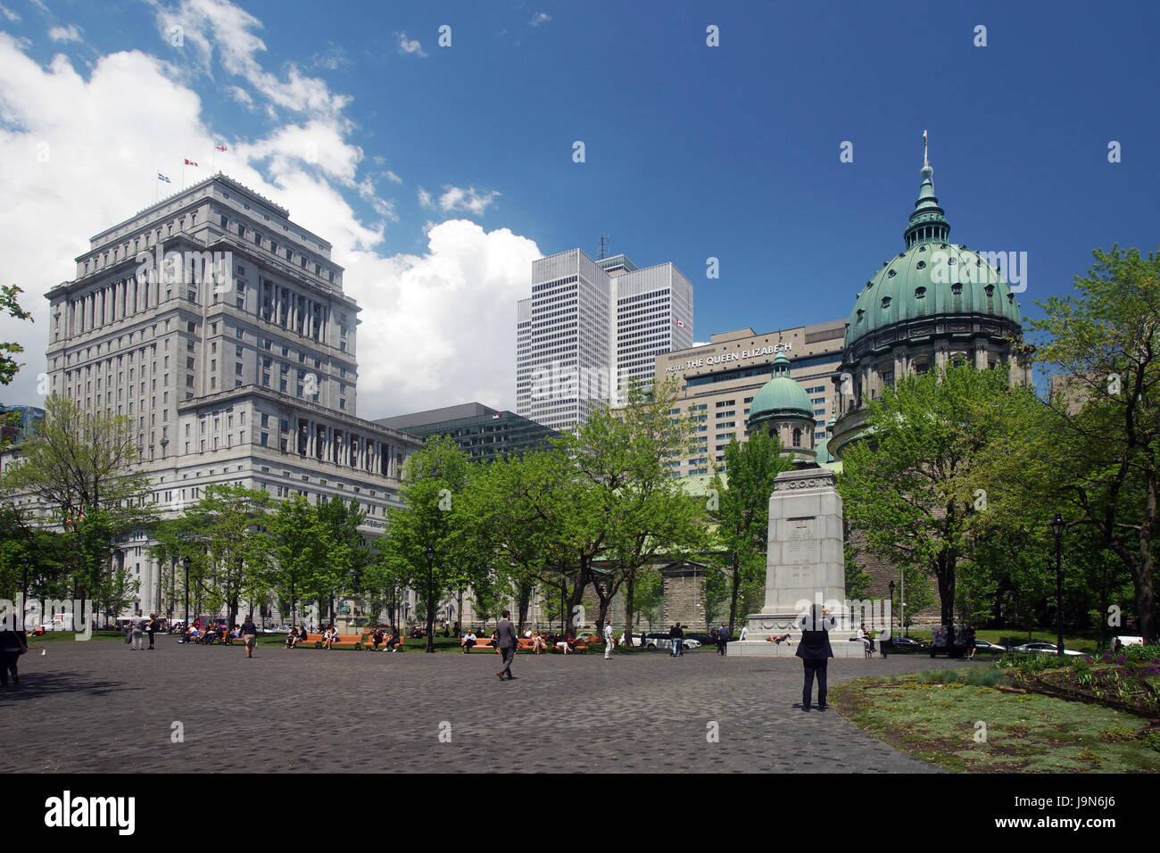Place Du Canada In Downtown Montreal Quebec Canada Stock Photo Alamy Place Du Canada In Downtown Montreal Quebec Canada Stock Photo Alamy