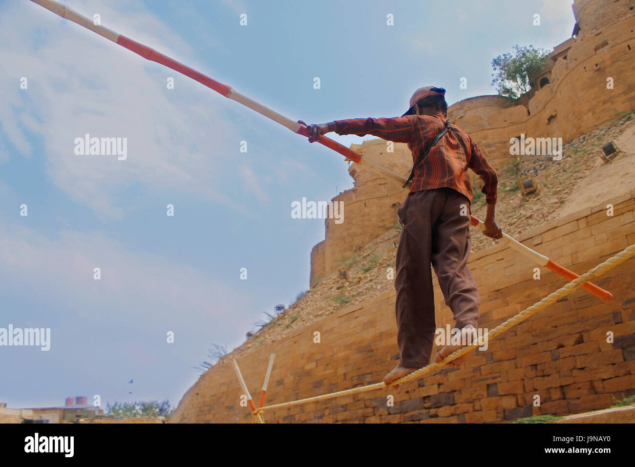 Rope acrobatics hires stock photography and images Alamy