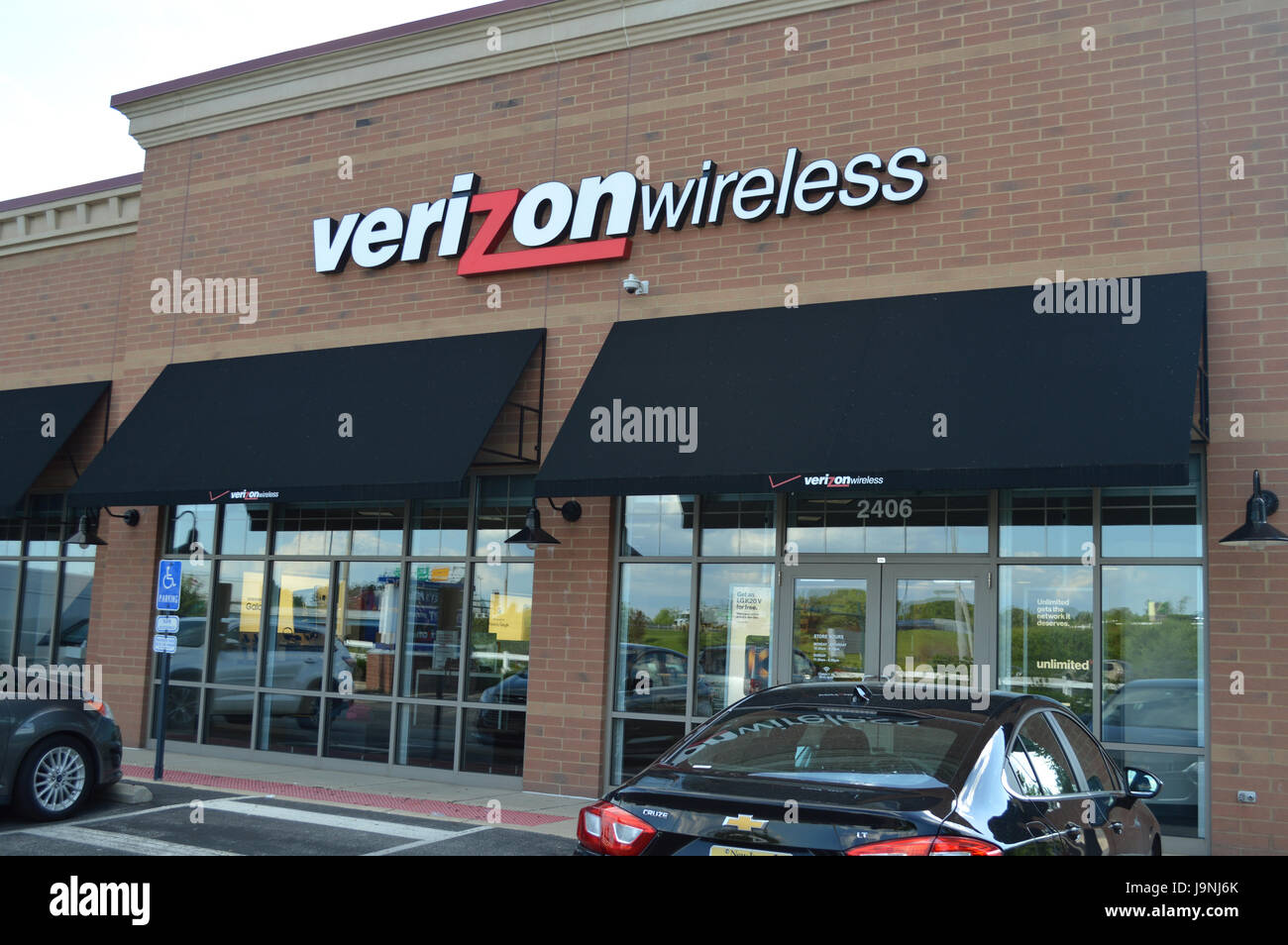 Verizon retail store hires stock photography and images Alamy