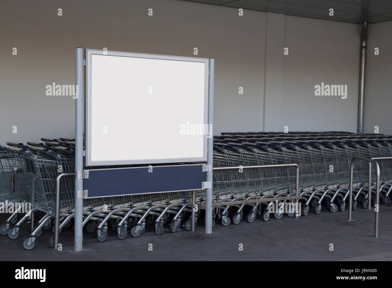 Supermarket advertising billboard hi-res stock photography and images ...