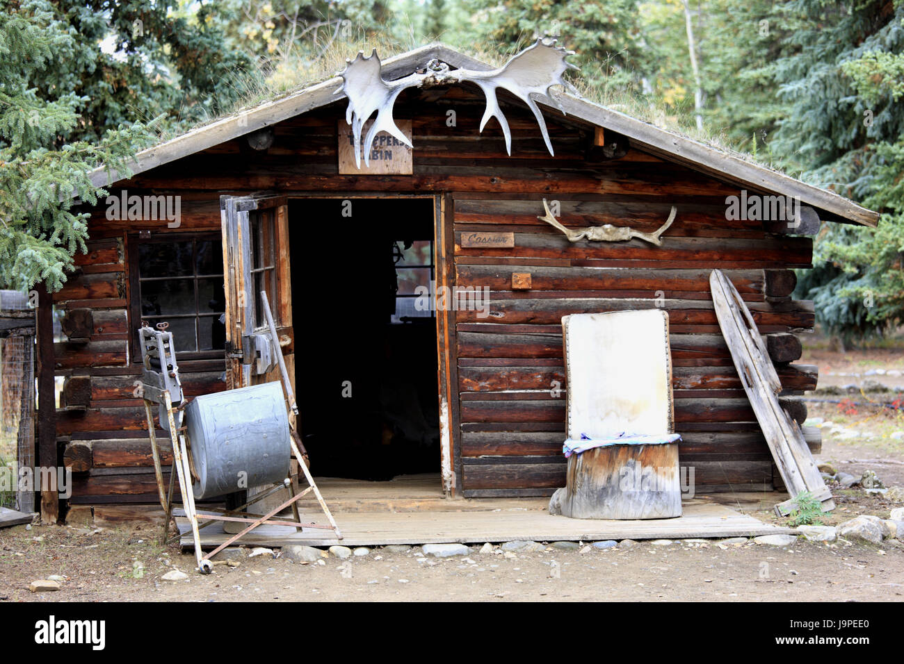 Trappers hut hires stock photography and images Alamy