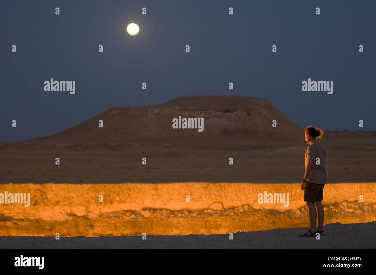 Blast crater hires stock photography and images Alamy