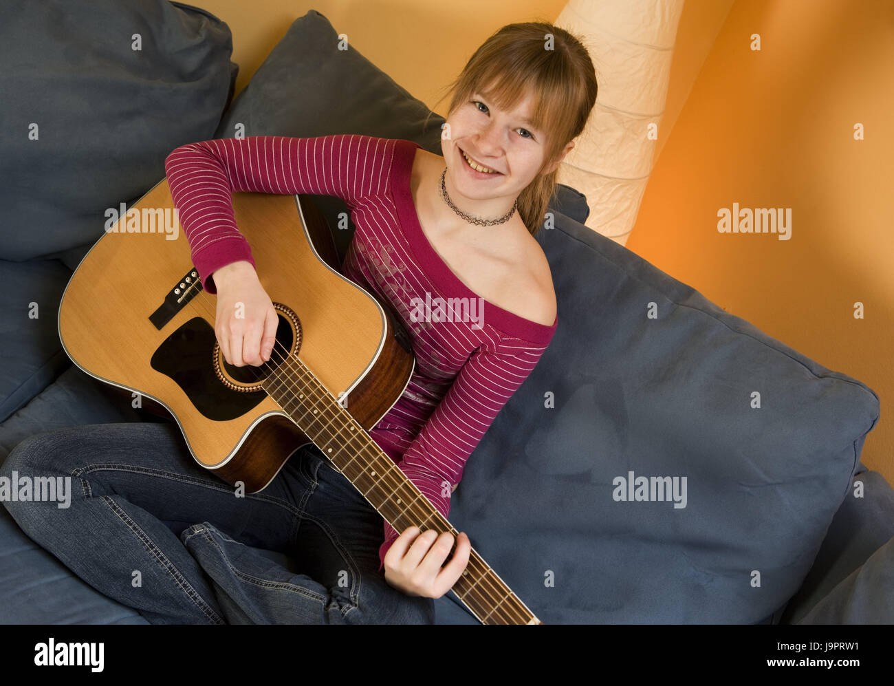 Musical instrument stringed hi-res stock photography and images - Alamy