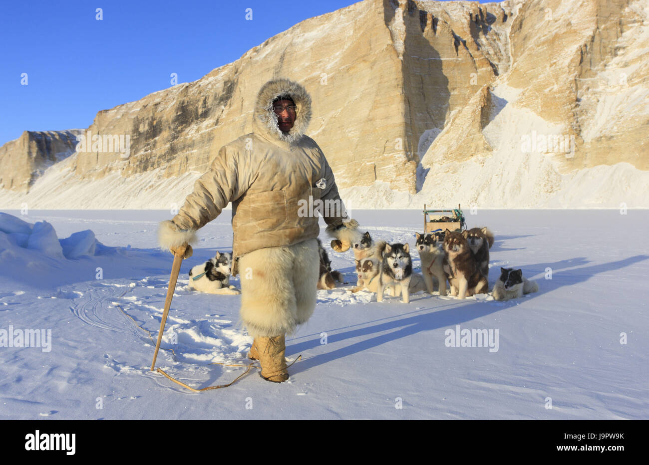 Eskimo man snow hi-res stock photography and images - Page 7 - Alamy