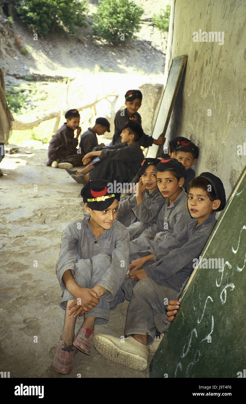 Pakistan,Kafiristan,school,children,uniforms,no model release,school
