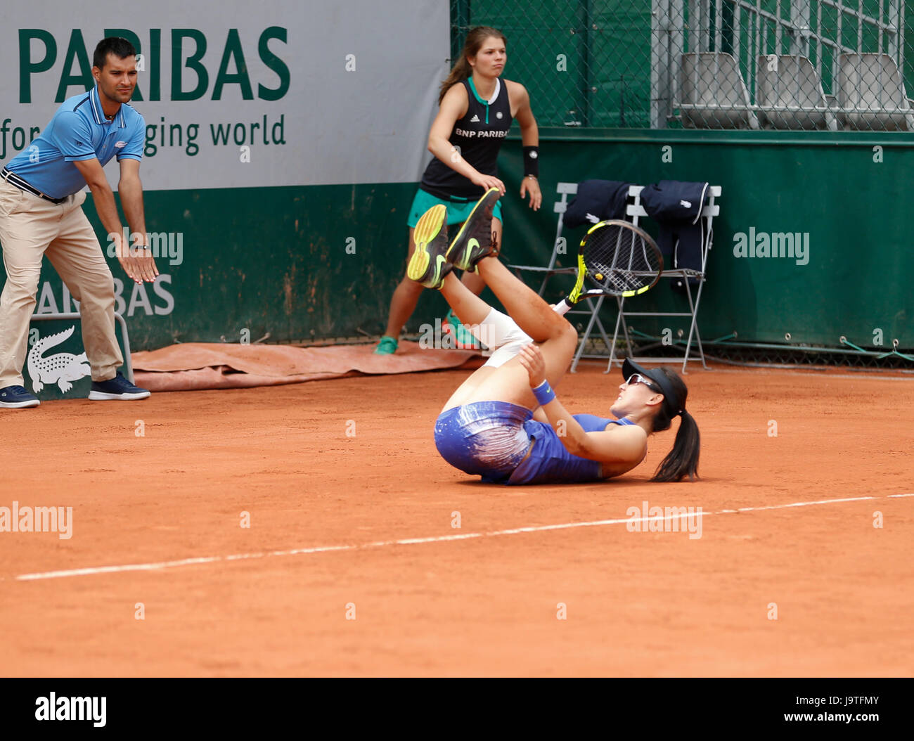 Paris, Paris. 3rd June, 2017. Zheng Saisai of China falls down during