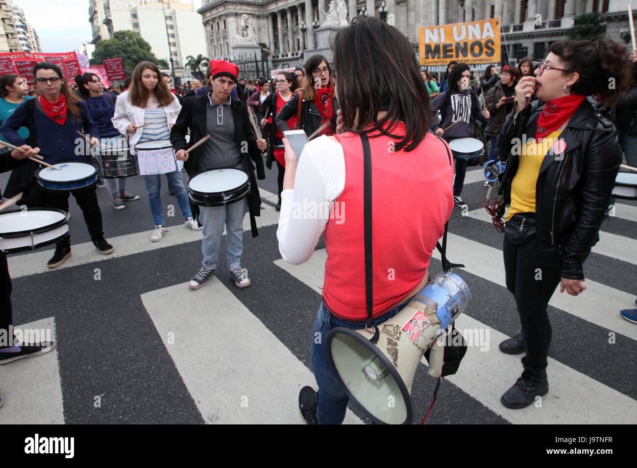 Buenos Aires, Buenos Aires, Argentina. 3rd June, 2017. Gathering under the slogan Ni Una Menos (''Not one less'') hundreds of thousands of women across Argentina protested against gender violence and femicide in mass rallies across many cities, including Buenos Aires City, where demonstrators march from the Parliament to the Plaza de Mayo. Credit: Claudio Santisteban/ZUMA Wire/Alamy Live News Stock Photo