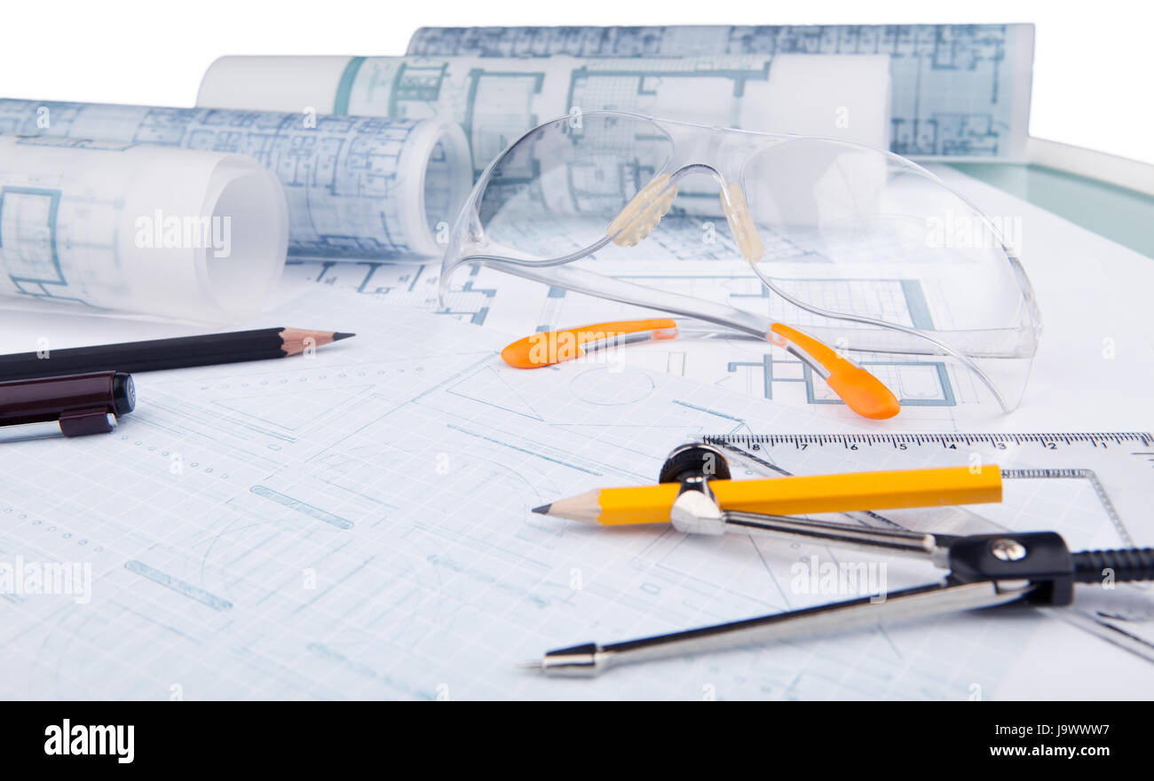 Кассета для старинного фотоаппарата. Печатная машинка. Печатная машинка на столе. Перьевая ручка staedtler. День цветных карандашей в школе.