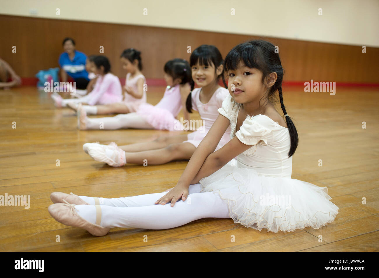 Children school dance classroom hires stock photography and images Alamy