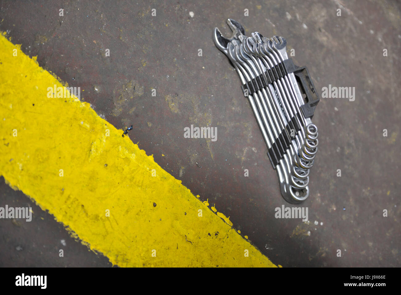 hall, corridor, modern, modernity, industry, industrial, car