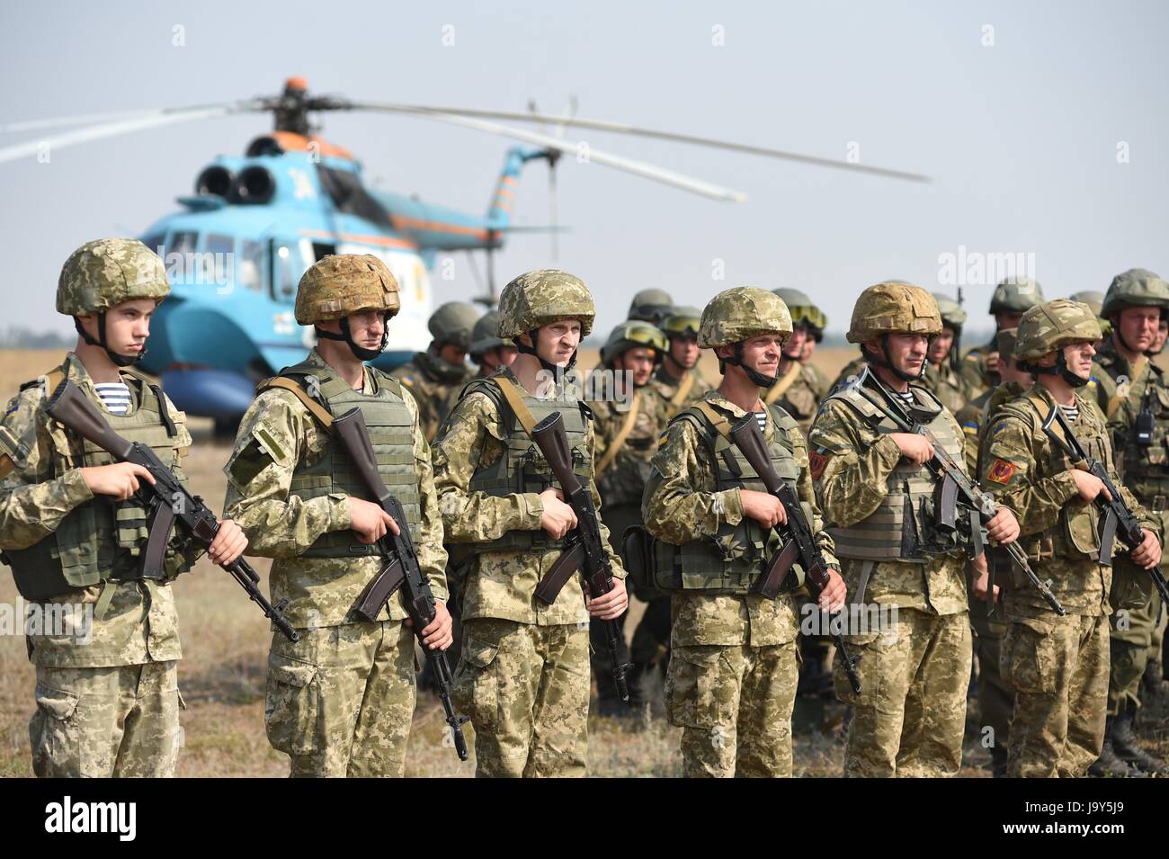 Ukrainian National Guard Spetsnaz special operation soldiers are briefed on a helicopter assault exercise during exercise Sea Breeze September 5, 2015 n Shyrokyi Lan, Ukraine.    (photo by Robert S. Price /US Navy  via Planetpix) Stock Photo