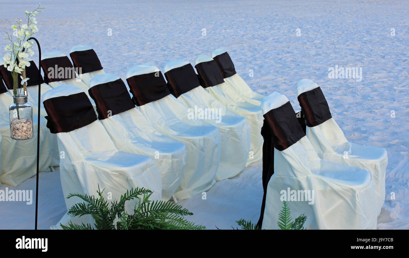 Beach wedding seating Stock Photo Alamy