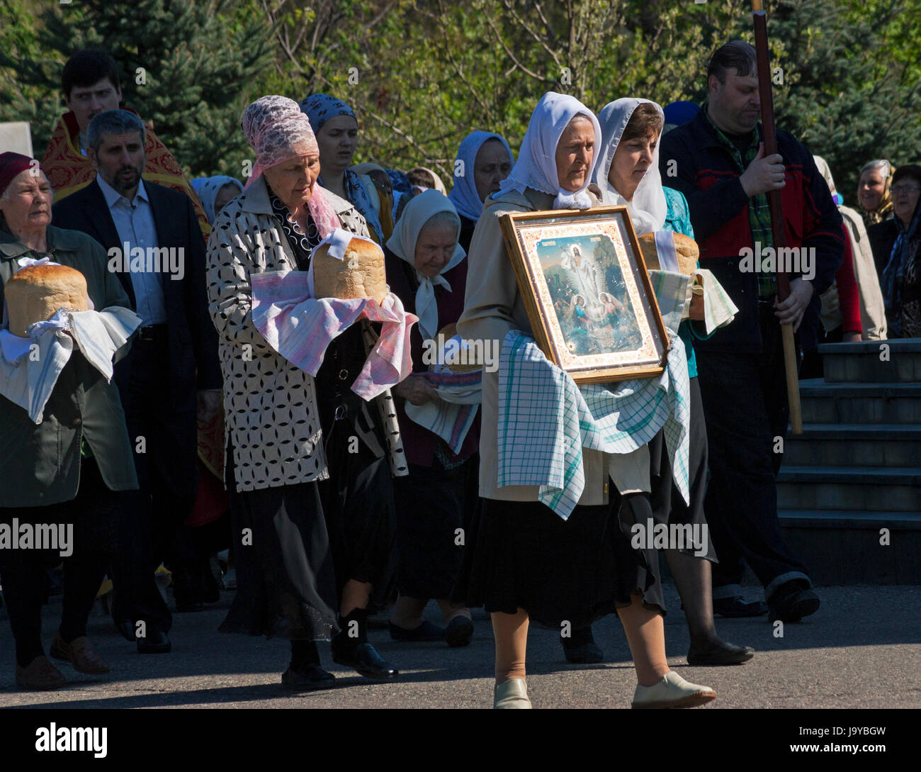 Mineralnye Vody, Russia - April 18,2012: Nuns of the Mineralnye Vody Orthodox Church end an afternoon icon-bearing procession, April 18, 2012 in Miner Stock Photo