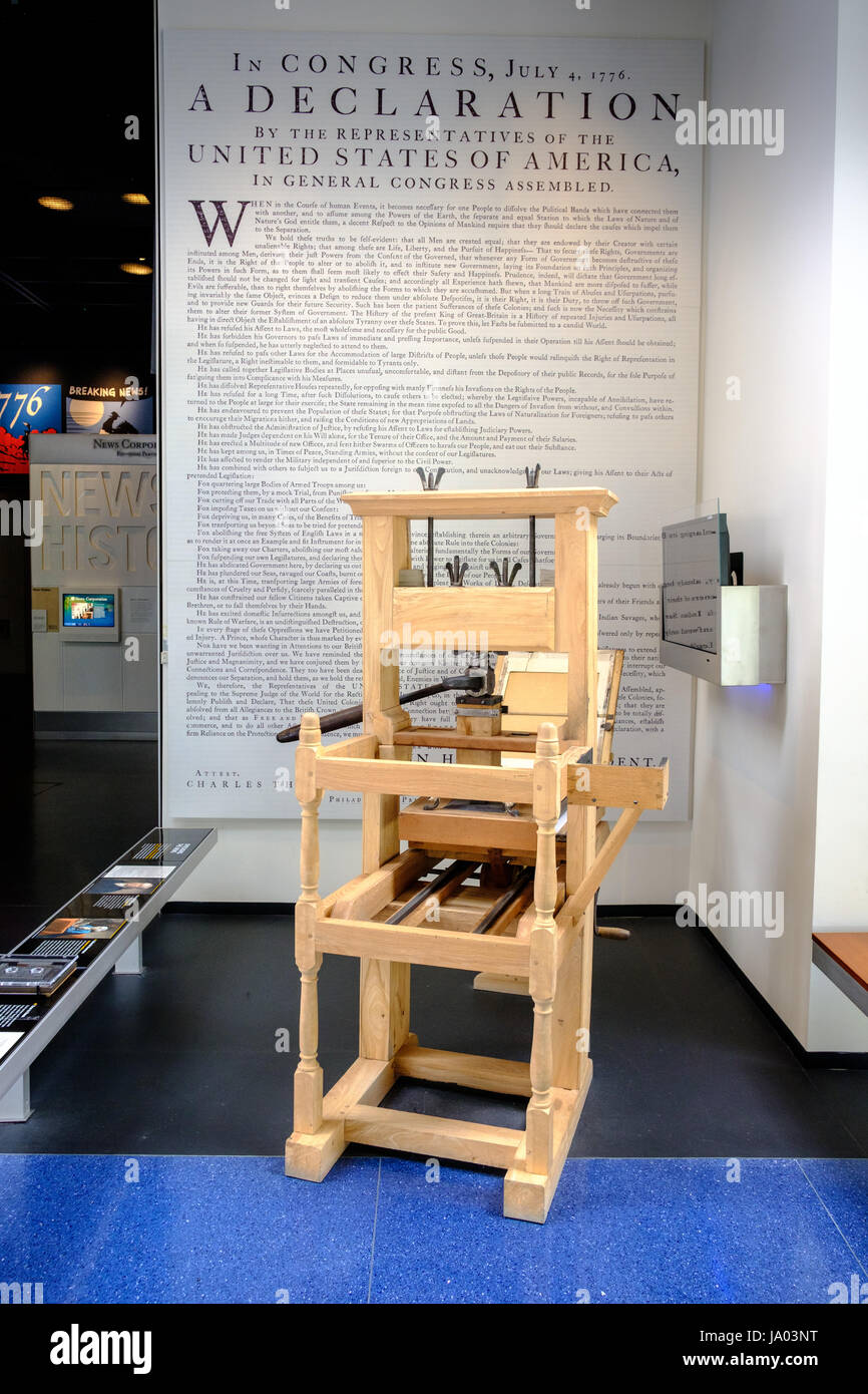 Wooden printing press hires stock photography and images Alamy