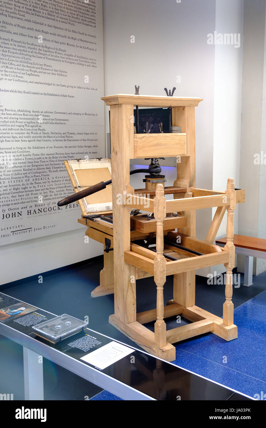 Wooden printing Press, Newseum Museum, Pennsylvania Avenue, Washington