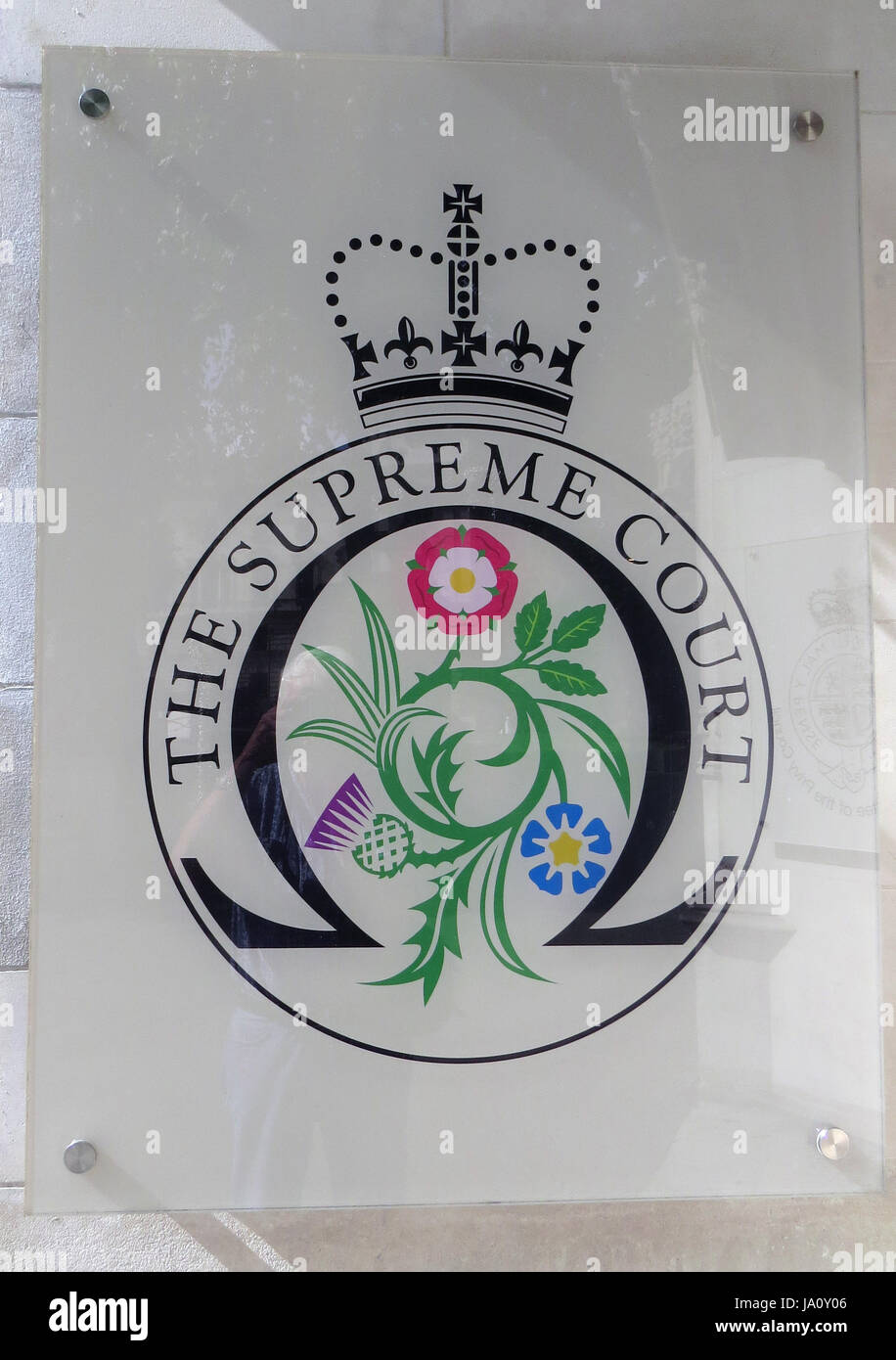 UK SUPEME COURT logo at offices entrance in Little George Street, Parliament Square, London. Photo: Tony Gale Stock Photo