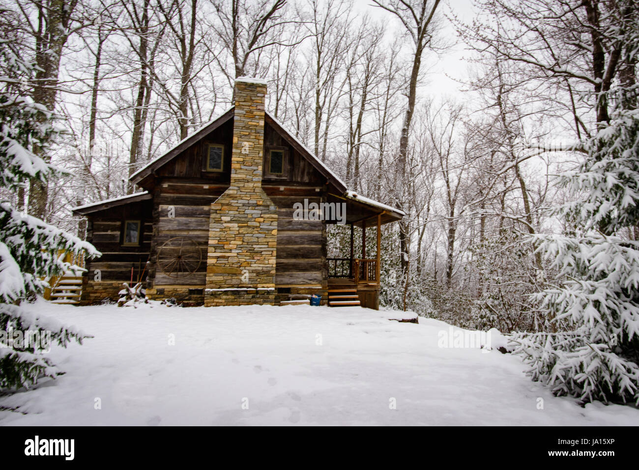 Snowy Cabin Retreat in North Carolina Stock Photo - Alamy