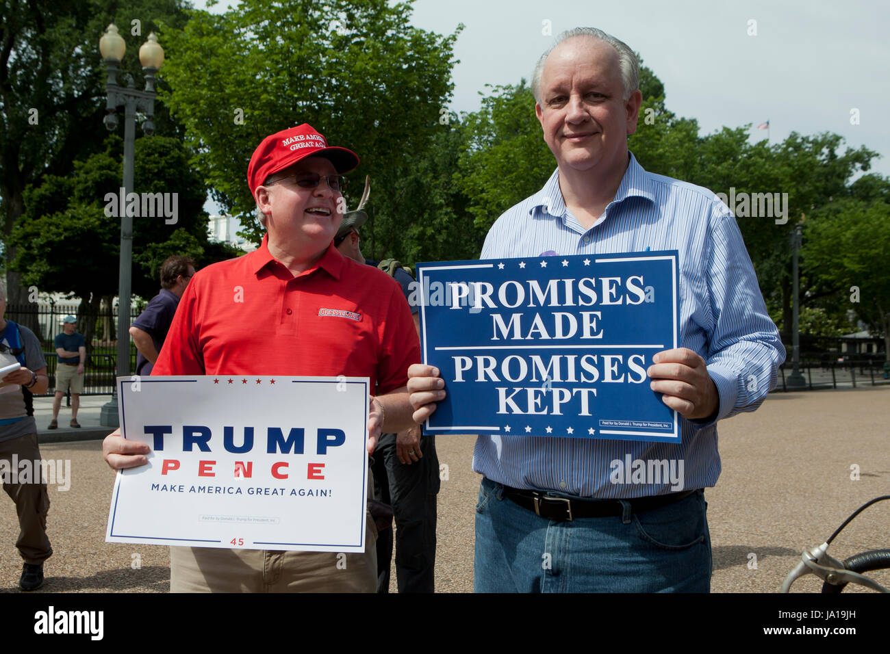Washington, DC USA, 3rd June, 2017: Trump supporters gather in front of the White House to show approval of the president's decision to  exit Paris Climate Accord. Credit: B Christopher/Alamy Live News Stock Photo