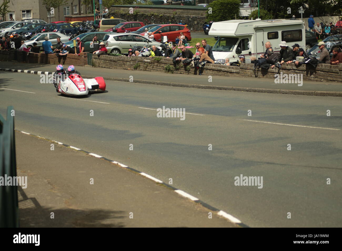 Isle of Man TT Races, Sidecar Qualifying Practice Race, Saturday 3 June 2017. Sidecar qualifying session. Number 39, privateers Craig Melvin and Stuart Christian on a 600cc LCR Suzuki from Onchan, Isle of Man. Credit: Eclectic Art and Photography/Alamy Live News Stock Photo