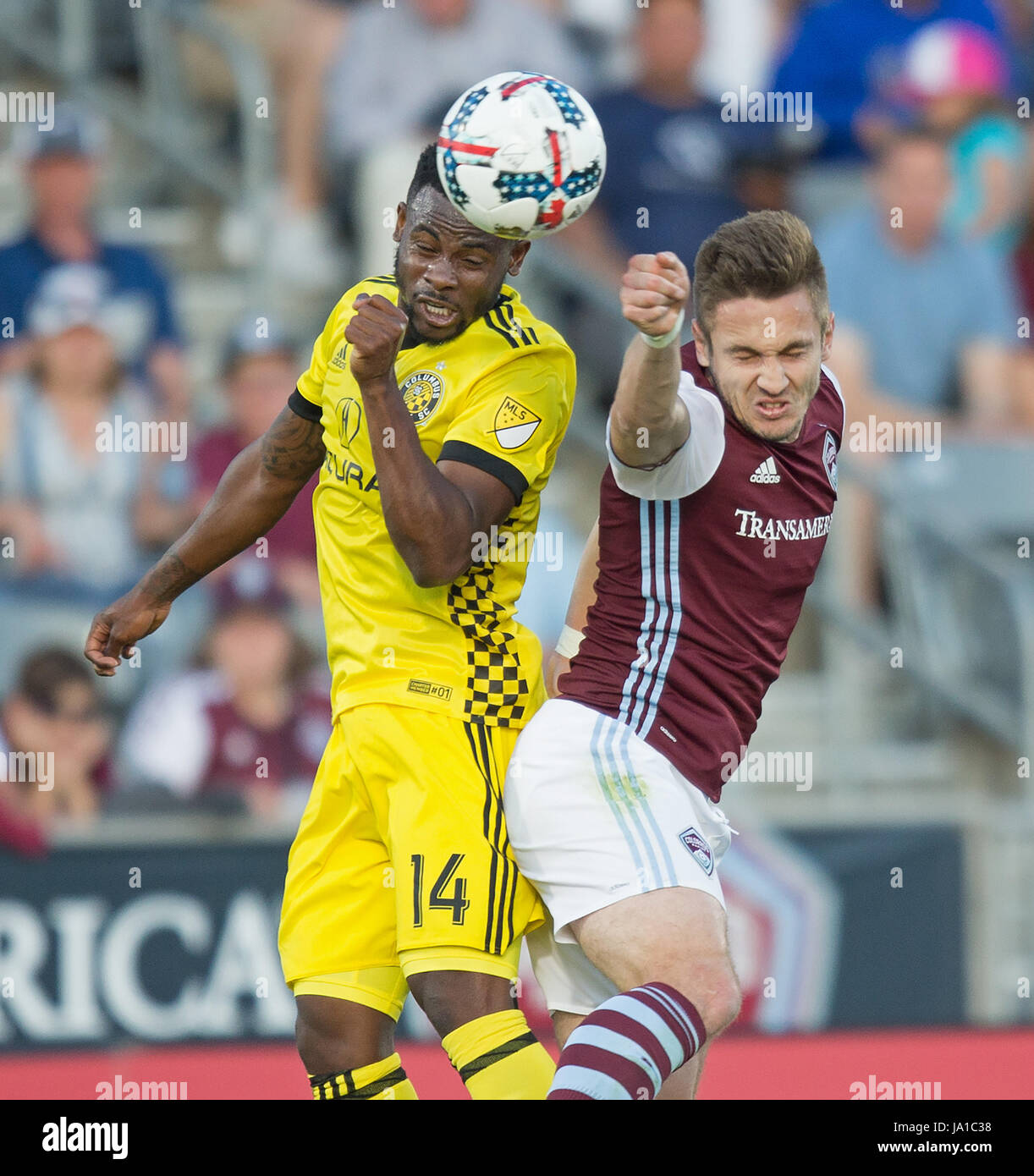 Commerce City, Colorado, USA. 3rd June, 2017. Crew D WAYLON FRANCIS, left, heads the ball away from Rapids F KEVIN DOYLE, right, during the 2nd. Half at Dicks Sporting Goods Park Saturday night. The Rapids beat the Crew 2-1. Credit: Hector Acevedo/ZUMA Wire/Alamy Live News Stock Photo