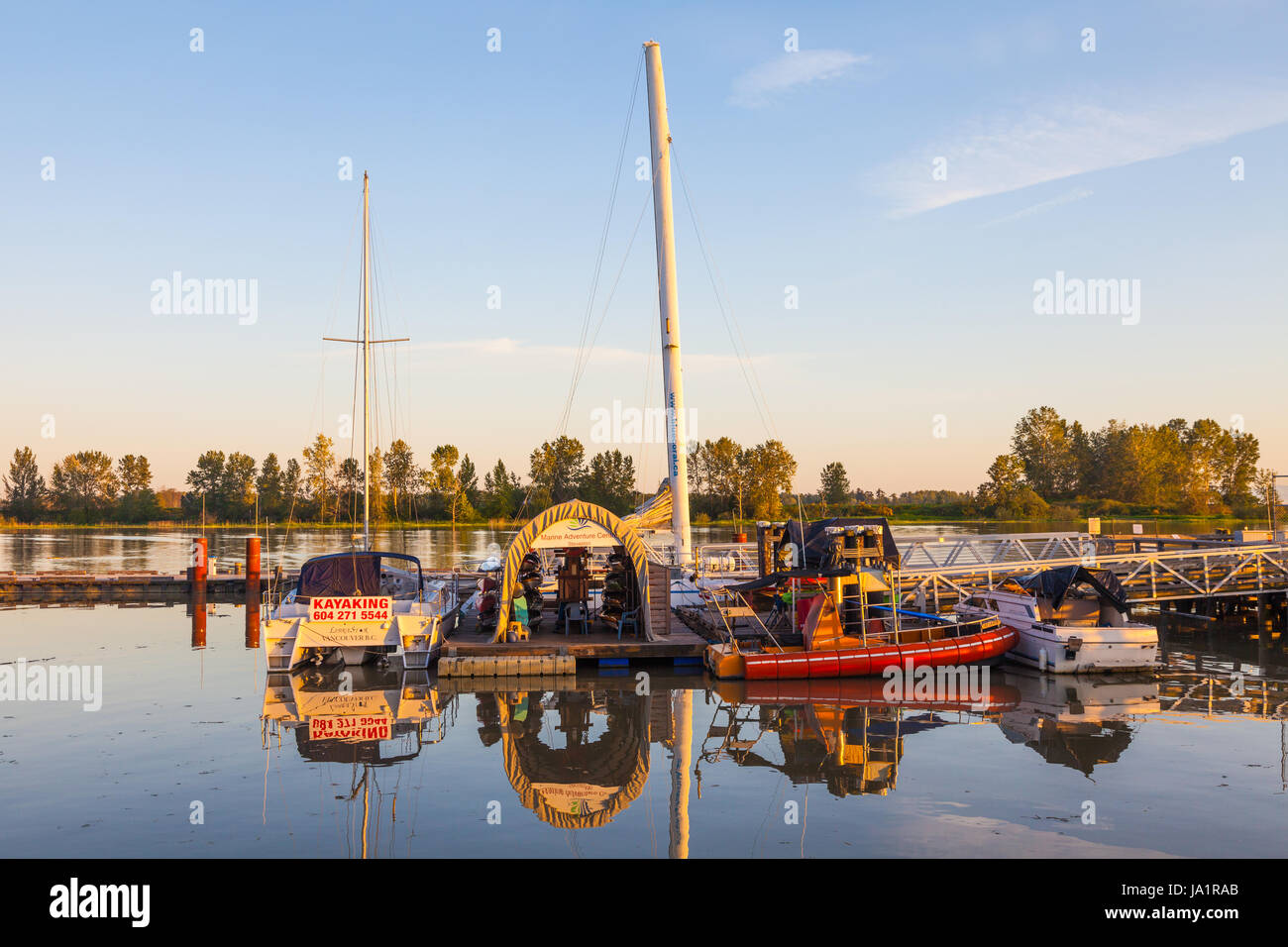 lake powell marina kayak rental