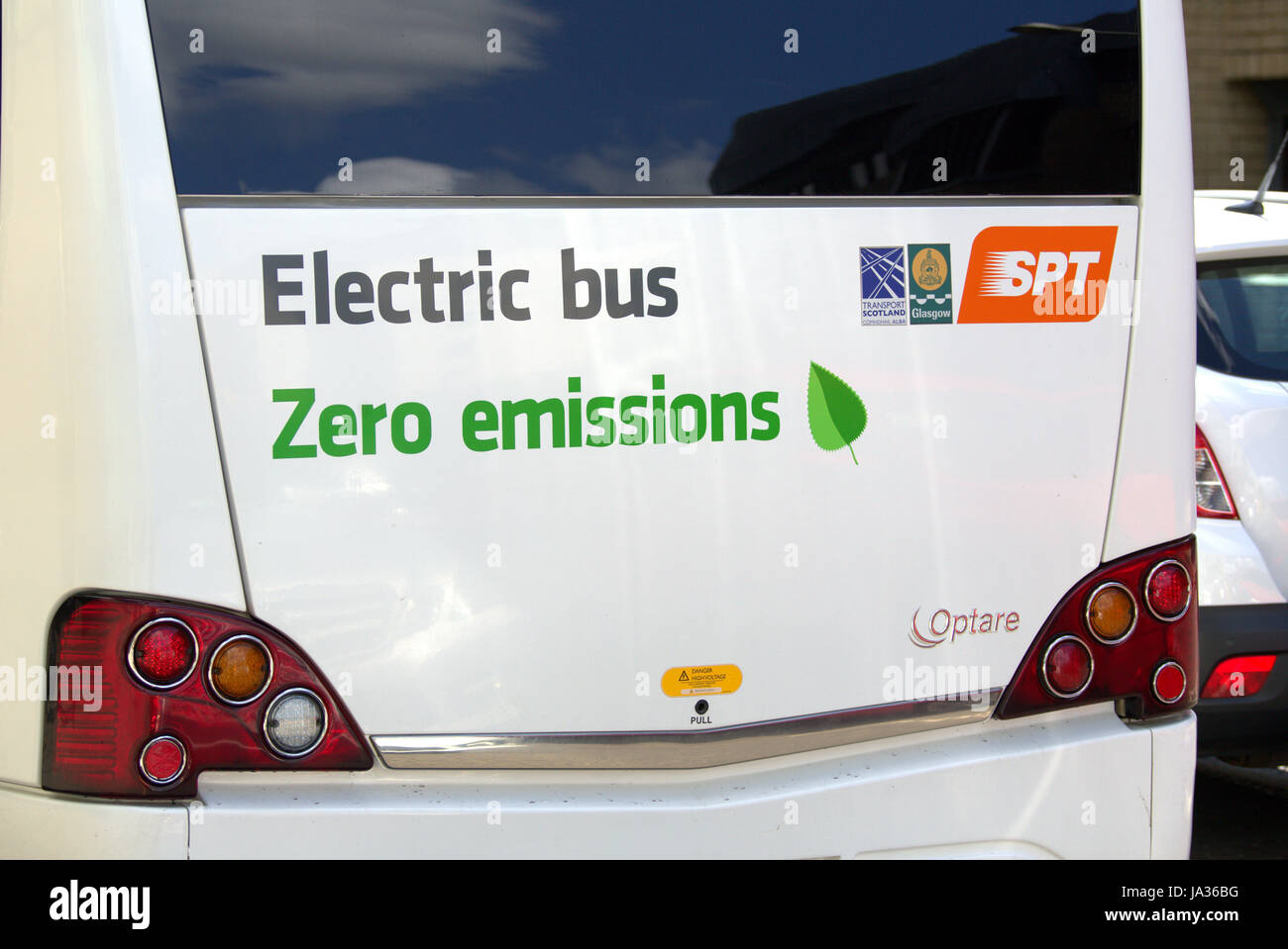 electric bus zero emissions on Hope street Glasgow its most polluted street and one of the worst in the UK Stock Photo