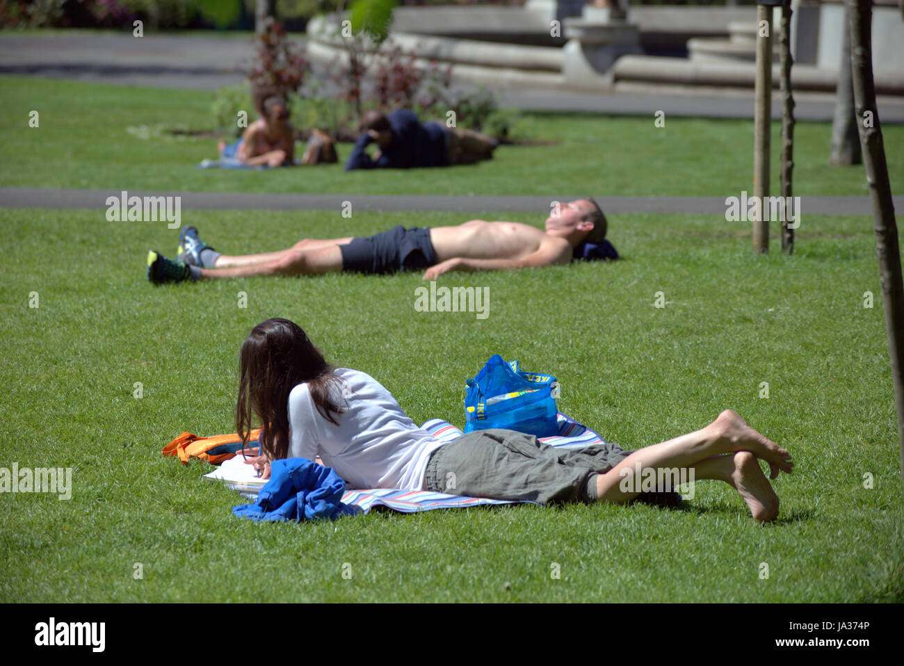 Glasgow Kelvingrove park scenes sunbathing Stock Photo