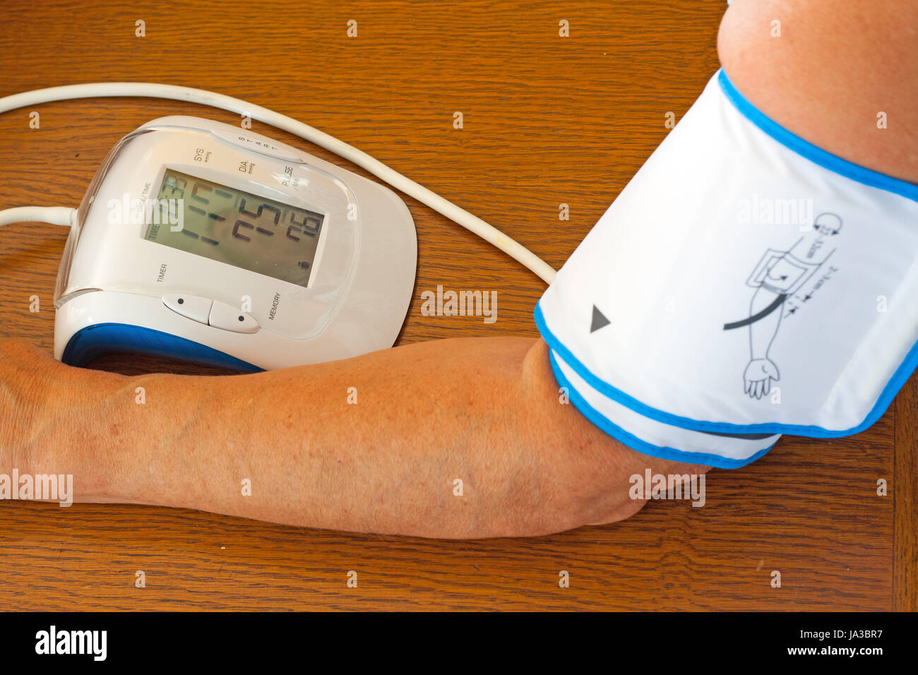 Upper arm hires stock photography and images Alamy