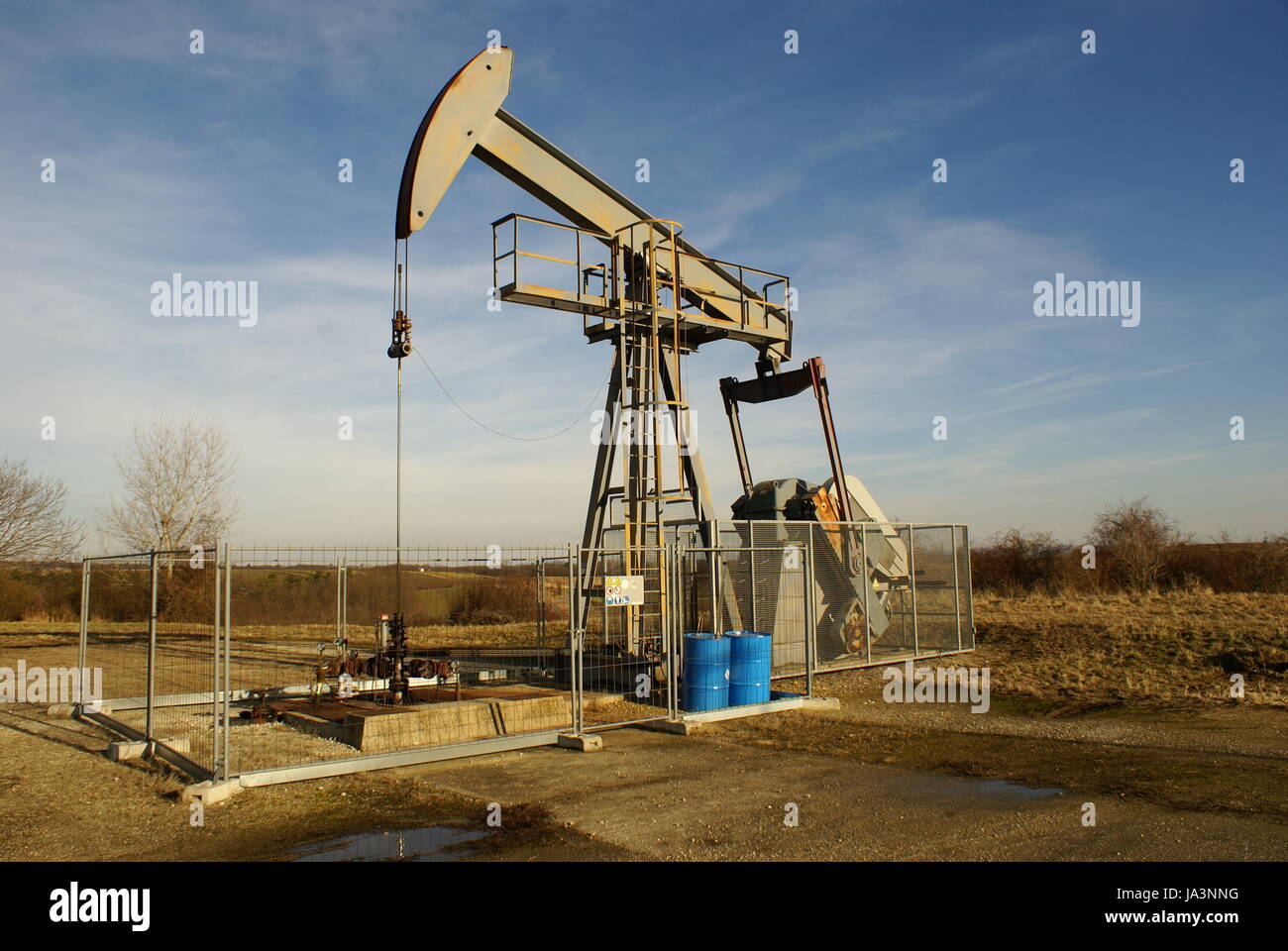 raw material, diesel, petrol, natural gas, crude oil, drilling derrick, Stock Photo