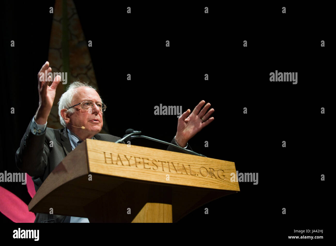 US Senator Bernie Sanders giving the 2017 Eris Hobsbawm Lecture at Hay Festival Hay-on-Wye Powys Wales UK Stock Photo