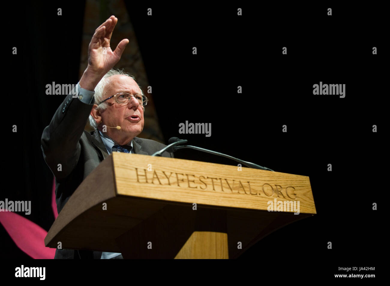 US Senator Bernie Sanders giving the 2017 Eris Hobsbawm Lecture at Hay Festival Hay-on-Wye Powys Wales UK Stock Photo