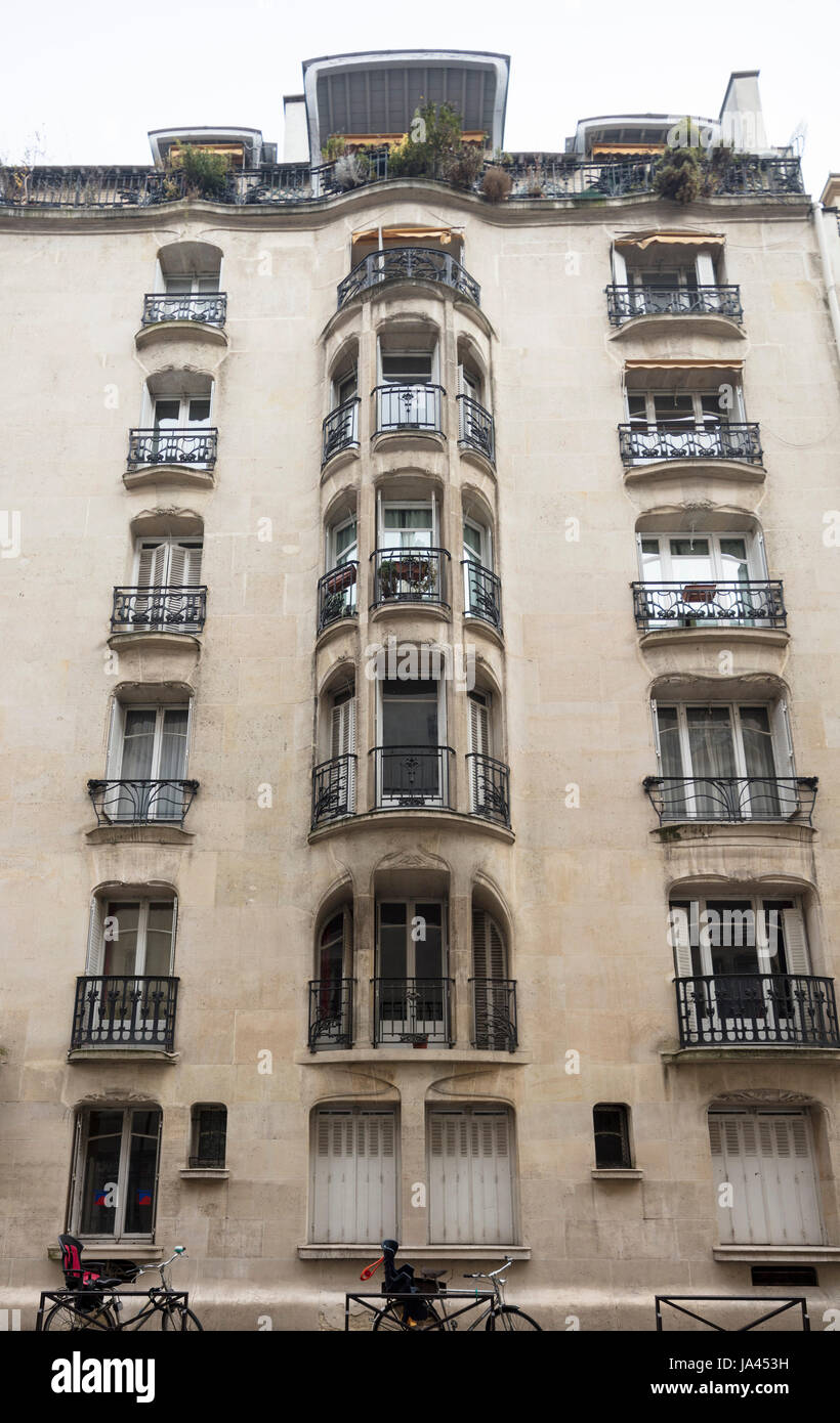 Apartment building by Hector Guimard, 1719 Rue la Fontaine, Paris