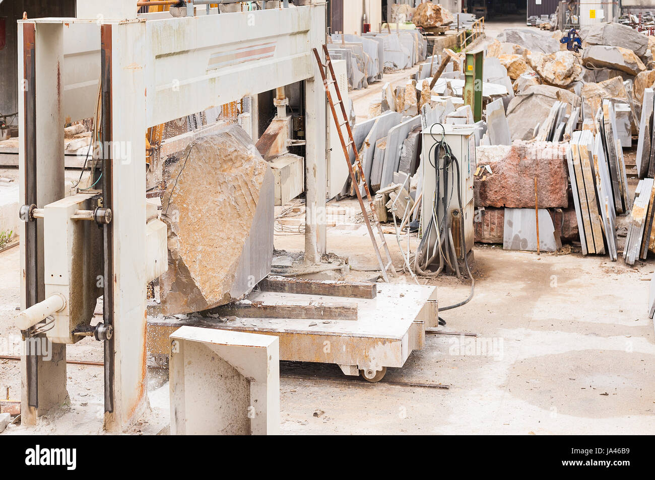 Marble cutting machine hi-res stock photography and images - Alamy