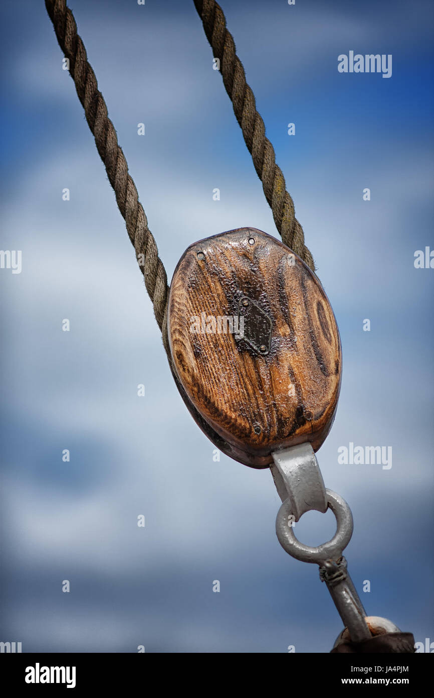 dew,roll,fortification,redirection,pulley,rope,holzrolle,schiffsdetail Stock Photo