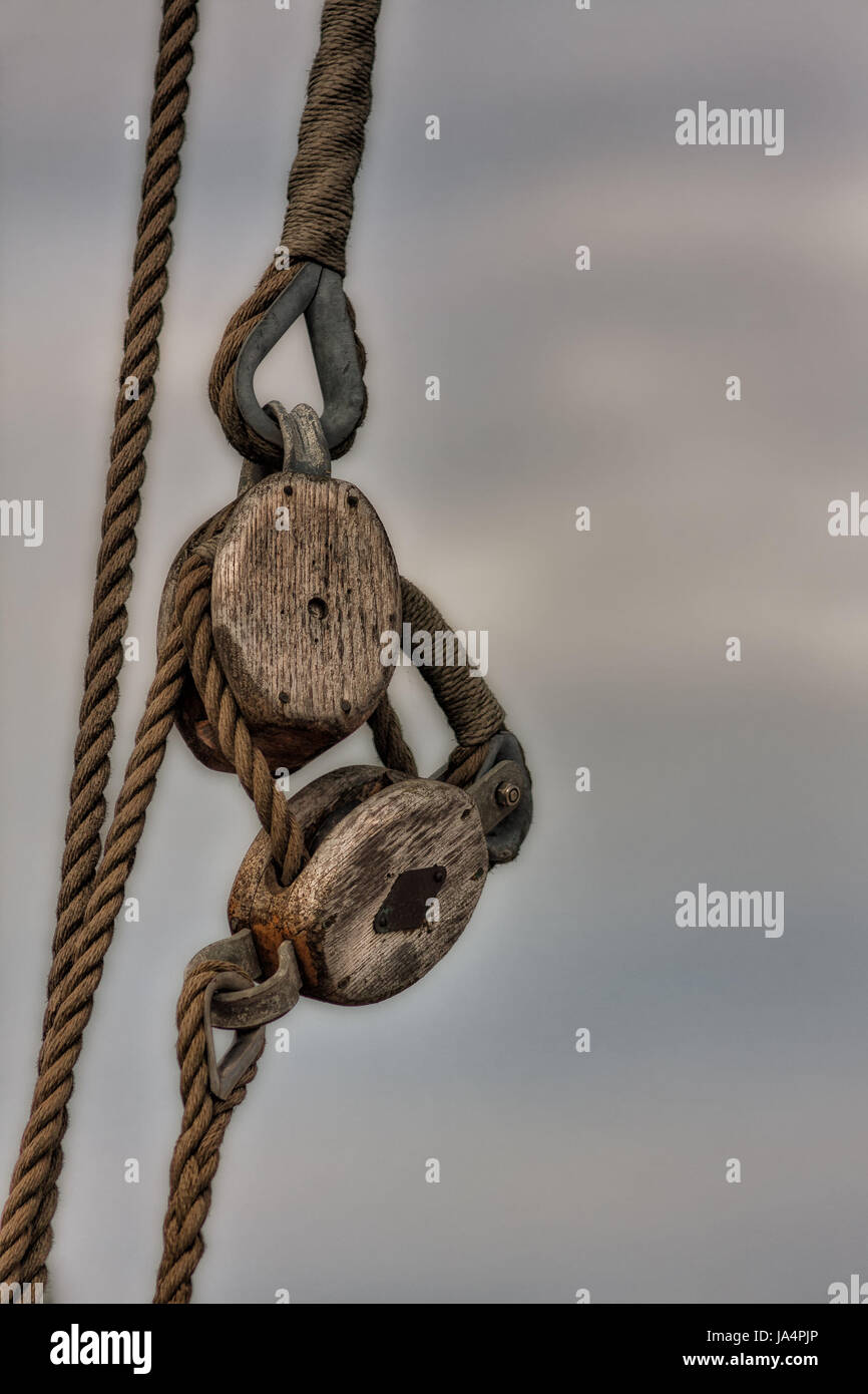 dew,roll,fortification,redirection,pulley,rope,holzrolle,kausche,schiffsdetail Stock Photo