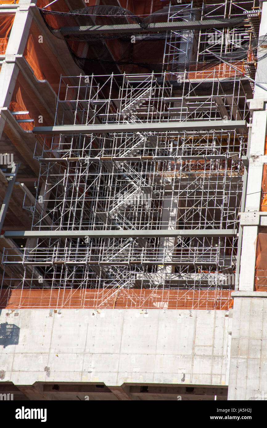 New york city scaffolding hi-res stock photography and images - Alamy