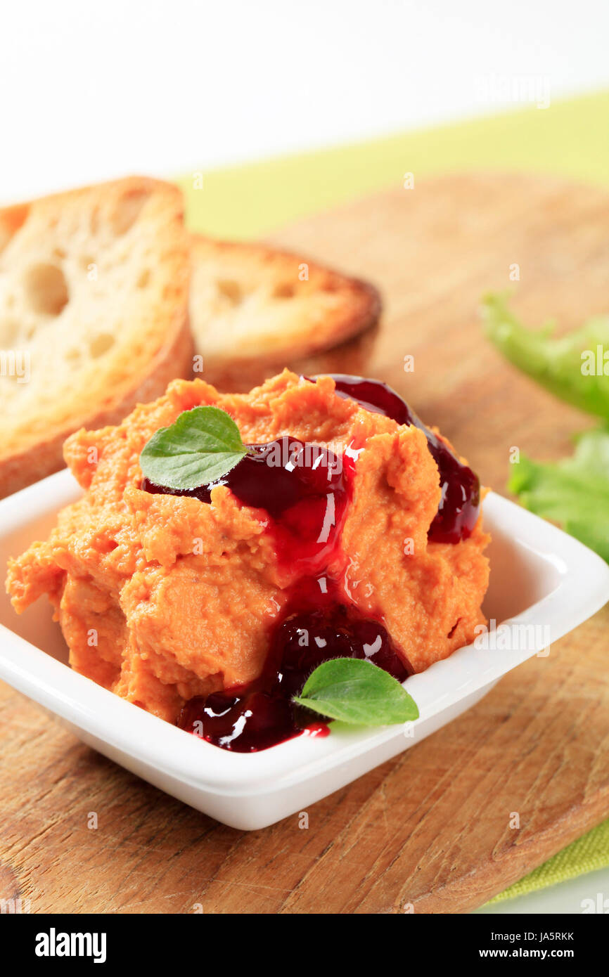 food, aliment, bread, condiment, spread, square, vegetable, spicy, dish