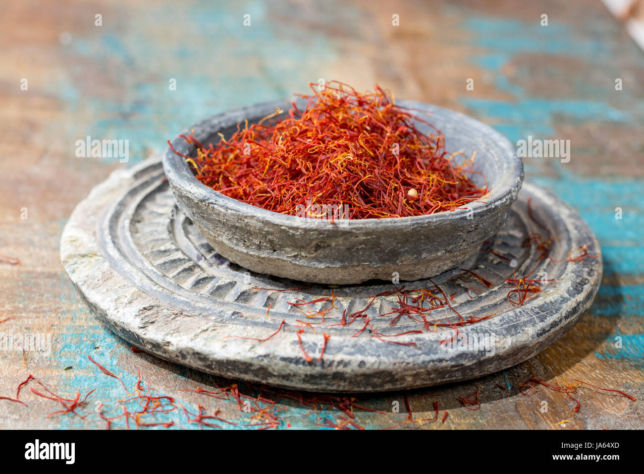 Шалфей и шафран. Шафран добавляют в рыбу. Шафран добавляют в рыбу. Шафран добавляют в рыбу. Шафран добавляют в рыбу.